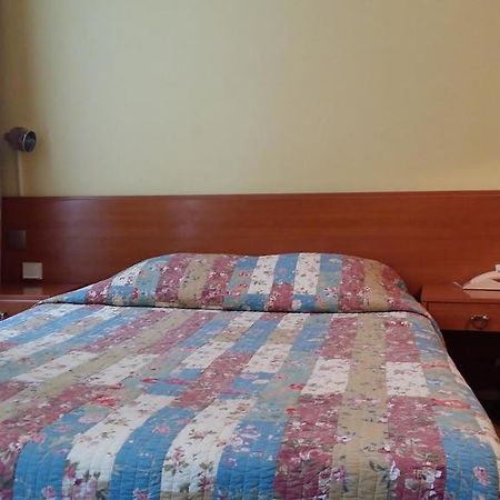 Pax Hotel Paris 18E Zewnętrze zdjęcie